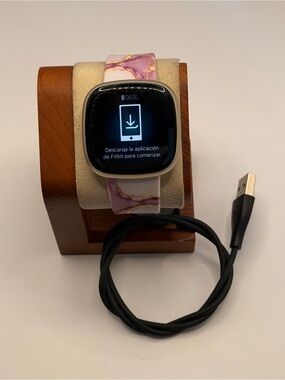Fitbit Versa 3, Charger Included, Tested, New Band